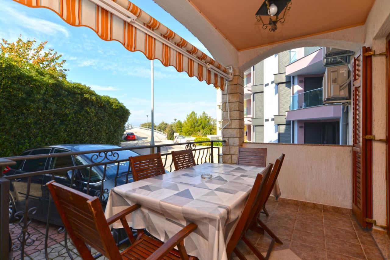 Apartments Elvis 1299 Върсар Екстериор снимка