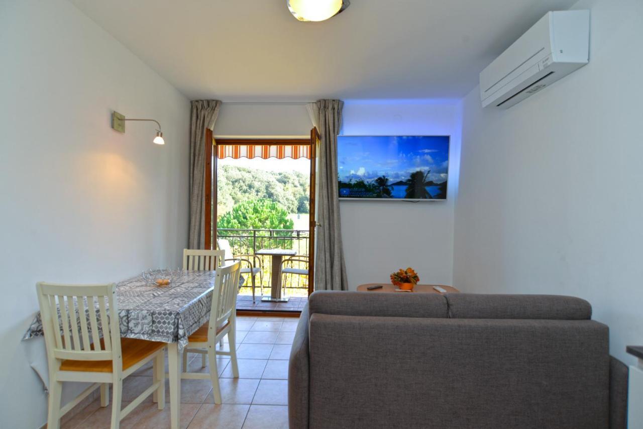 Apartments Elvis 1299 Върсар Екстериор снимка