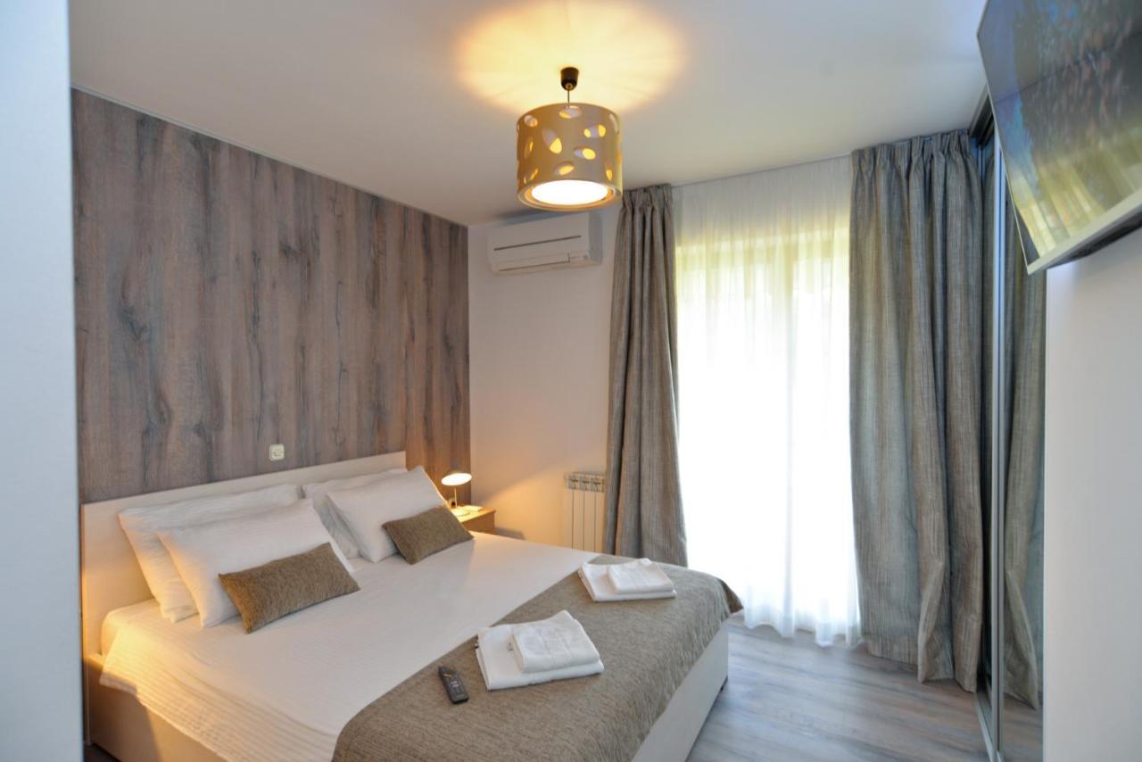 Apartments Elvis 1299 Върсар Екстериор снимка