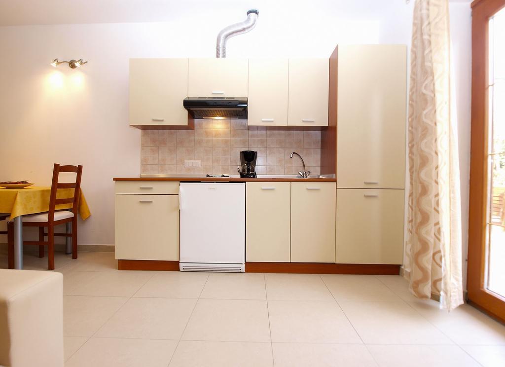 Apartments Elvis 1299 Върсар Екстериор снимка